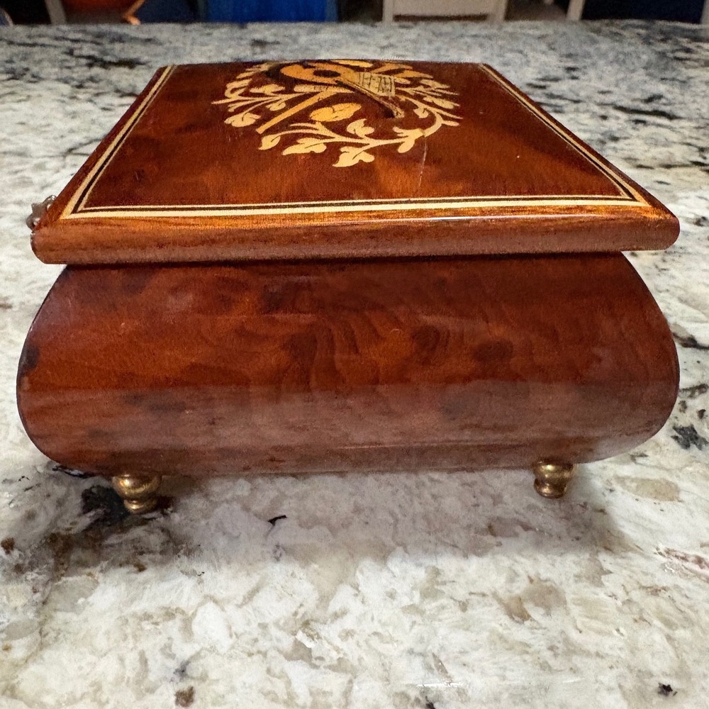 Gabriella Sorrento Italian Inlaid Wood Music Box Brown Fair Torna a Sorriento - Picture 7 of 8